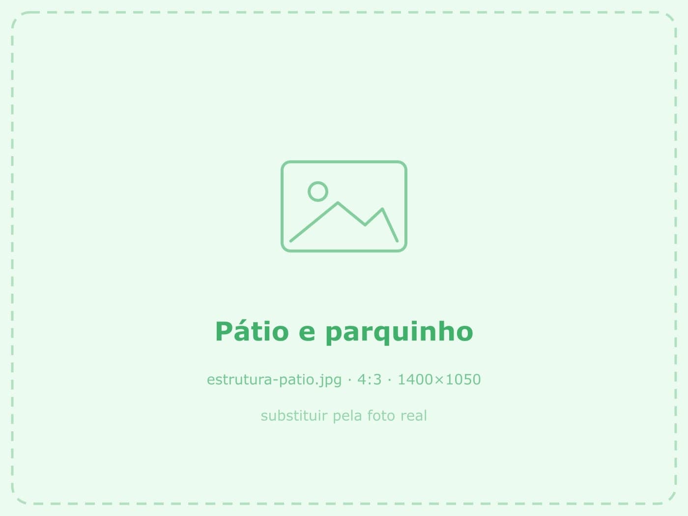 Pátio e parquinho